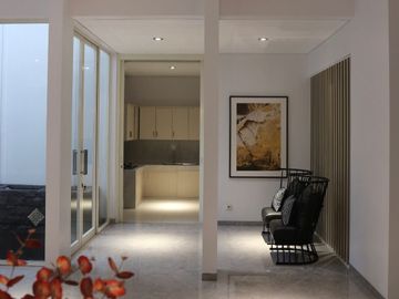 Rumah mewah raya Wisata Bukit Mas depan club house Surabaya Barat