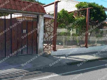 EN VENT casa 2D  en  terreno de 900m2 IBARRA Imbaya 82.000$