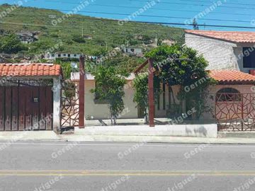 EN VENT casa 2D  en  terreno de 900m2 IBARRA Imbaya 82.000$