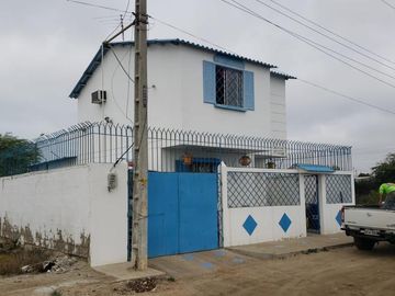 Se vende Casa en Salinas Urb. Puertas del sol
