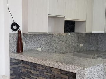 Se vende Casa en Salinas Urb. Puertas del sol