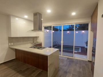 NUEVO PRECIO Excepcional casa en Regatta Puerto Morelos