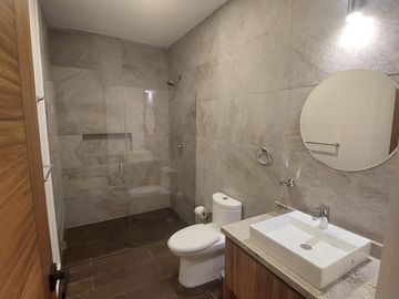 NUEVO PRECIO Excepcional casa en Regatta Puerto Morelos