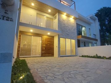 NUEVO PRECIO Excepcional casa en Regatta Puerto Morelos