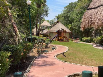 NUEVO PRECIO Excepcional casa en Regatta Puerto Morelos