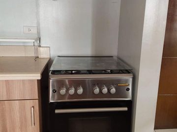 Furnished Unit 3 BR Condo and Parking in The Birchwood Acacia Estates Taguig City DMCI Homes near BGC