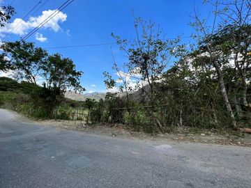 Terreno en venta en Vilcabamba a 7 cuadras del parque central