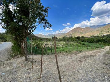 Terreno en venta en Vilcabamba a 7 cuadras del parque central