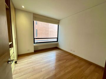 VENTA APARTAMENTO DISEÑO ALVARO GIRALDO CON BUENA ILUMINACIÓN