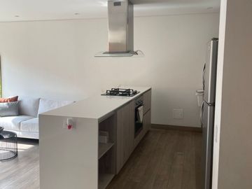 VENTA APARTAMENTO DISEÑO ALVARO GIRALDO CON BUENA ILUMINACIÓN