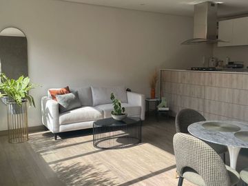 VENTA APARTAMENTO DISEÑO ALVARO GIRALDO CON BUENA ILUMINACIÓN