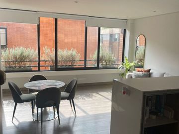 VENTA APARTAMENTO DISEÑO ALVARO GIRALDO CON BUENA ILUMINACIÓN