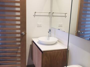 VENTA APARTAMENTO DISEÑO ALVARO GIRALDO CON BUENA ILUMINACIÓN