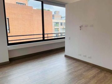VENTA APARTAMENTO DISEÑO ALVARO GIRALDO CON BUENA ILUMINACIÓN