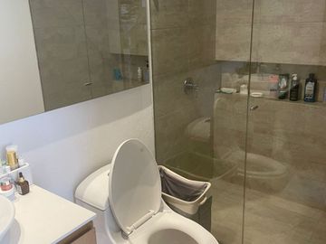 VENTA APARTAMENTO DISEÑO ALVARO GIRALDO CON BUENA ILUMINACIÓN