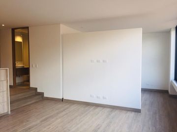 VENTA APARTAMENTO DISEÑO ALVARO GIRALDO CON BUENA ILUMINACIÓN