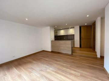 VENTA APARTAMENTO DISEÑO ALVARO GIRALDO CON BUENA ILUMINACIÓN