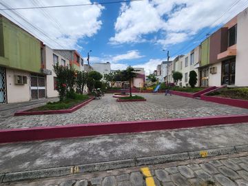 Venta de casa en conjunto, Calderon, Zabala, Panamericana norte