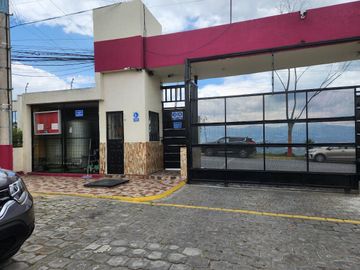 Venta de casa en conjunto, Calderon, Zabala, Panamericana norte