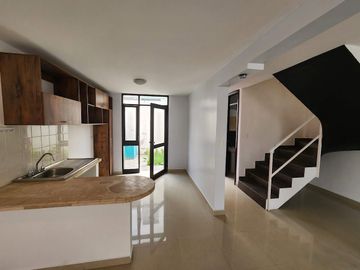Venta de casa en conjunto, Calderon, Zabala, Panamericana norte