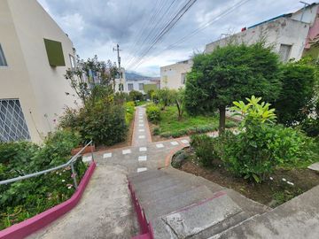 Venta de casa en conjunto, Calderon, Zabala, Panamericana norte