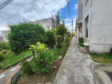 Venta de casa en conjunto, Calderon, Zabala, Panamericana norte