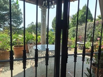 CASA UNA PLANTA , ESTILO COLONIAL  MEXICANO