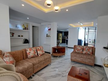 VENDO CASA EN CAYAMBE, A ESTRENAR, AMPLIA, MODERNA, ACOGEDORA