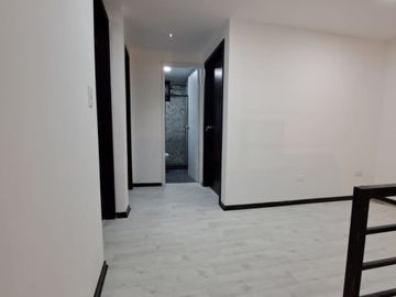 VENDO CASA EN CAYAMBE, A ESTRENAR, AMPLIA, MODERNA, ACOGEDORA