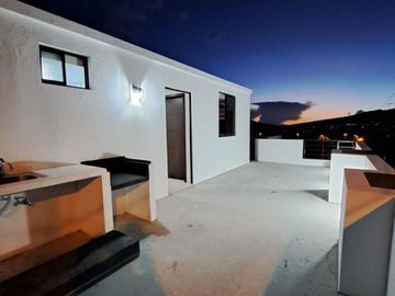 VENDO CASA EN CAYAMBE, A ESTRENAR, AMPLIA, MODERNA, ACOGEDORA