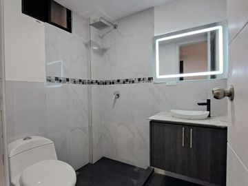 VENDO CASA EN CAYAMBE, A ESTRENAR, AMPLIA, MODERNA, ACOGEDORA