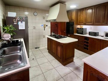 CASA INDEPENDIENTE DE 300 M2 - ESCRITORIO - ZONA CERRADA CON VIGILANCIA