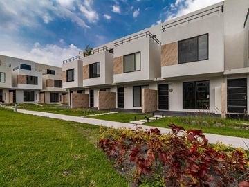 Casa en Venta con Alberca a 15 minutos de Cuernavaca en Xochitepec, Morelos