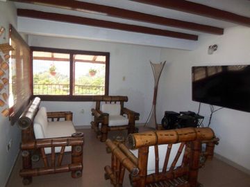 VENDO CASA CAMPESTRE LAGO CALIMA
