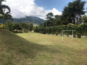 VENDO CASA CAMPESTRE LAGO CALIMA