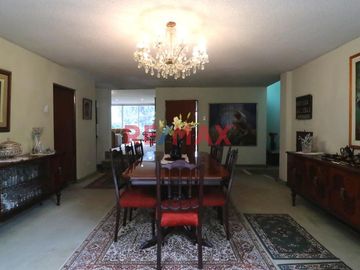 Bellisima Casa En Venta Con Vista Panorámica Sobre El Campo De Golf Del Country Club La Planicie. NEGOCIABLE.