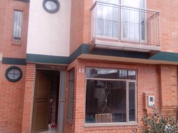 VENTA ESPECTACULAR CASA CHIA-CUNDINAMARCA