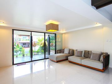 Luxurious Living in a 3BR 3-Storey House for Sale at Amara Subdivision