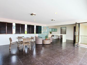 Luxurious Living in a 3BR 3-Storey House for Sale at Amara Subdivision