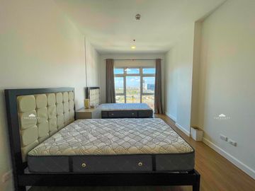 The Veranda Penthouse unit 2 Bedroom 2 BR Condominium For Sale in Arca South, Taguig Nr. BGC 📣GOOD BUY!🔔