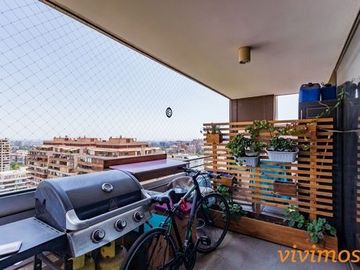 4 Dormitorios + 3 Baños + Estacionamiento en las Condes,  Metro Manquehue.
