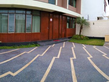 SURCO VENTA CASA * AT: 304.00 M2 *AC: 378.00 M2 - 2 PISOS + AIRES  7 DORM 8 BAÑOS 2 COCHERAS