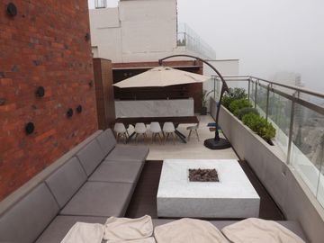 Barranco turístico, departamento de estreno, 1 dormitorio, estudio, kitchener, sala, excelente vista, piscina, parrillas, seguridad,