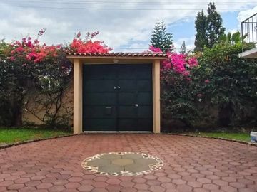 CASA EN VENTA SAN FELIPE DEL AGUA EN ESQUINA ZONA NORTE DE LA CD. OAXACA