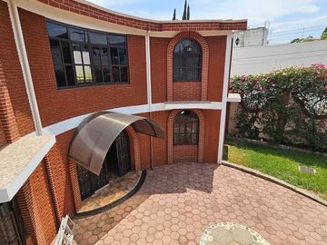 CASA EN VENTA SAN FELIPE DEL AGUA EN ESQUINA ZONA NORTE DE LA CD. OAXACA