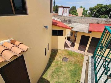 CASA EN VENTA SAN FELIPE DEL AGUA EN ESQUINA ZONA NORTE DE LA CD. OAXACA