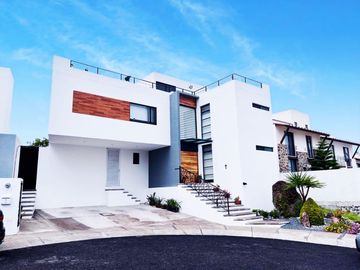 Residencia De Ensueño En Zibatá, Para Que Vivas Feliz Y Tranquilo. Jardín Privado. Condominio Cerrado.