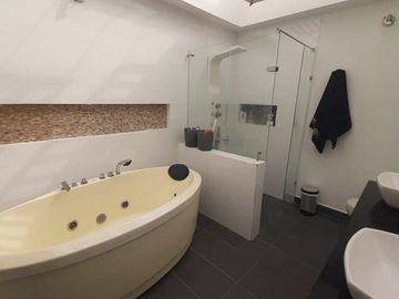 VENTA DE CASA DE 254m2 EN CONJUNTO CERRADO EN LA FLORIDA, MANIZALES CALDAS