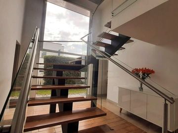 VENTA DE CASA DE 254m2 EN CONJUNTO CERRADO EN LA FLORIDA, MANIZALES CALDAS