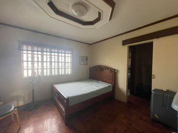 FOR SALE PRE OWNED HOUSE IN ANGELES CITY PAMPANGA NEAR CASINO FILIPINO AND SM CLARK